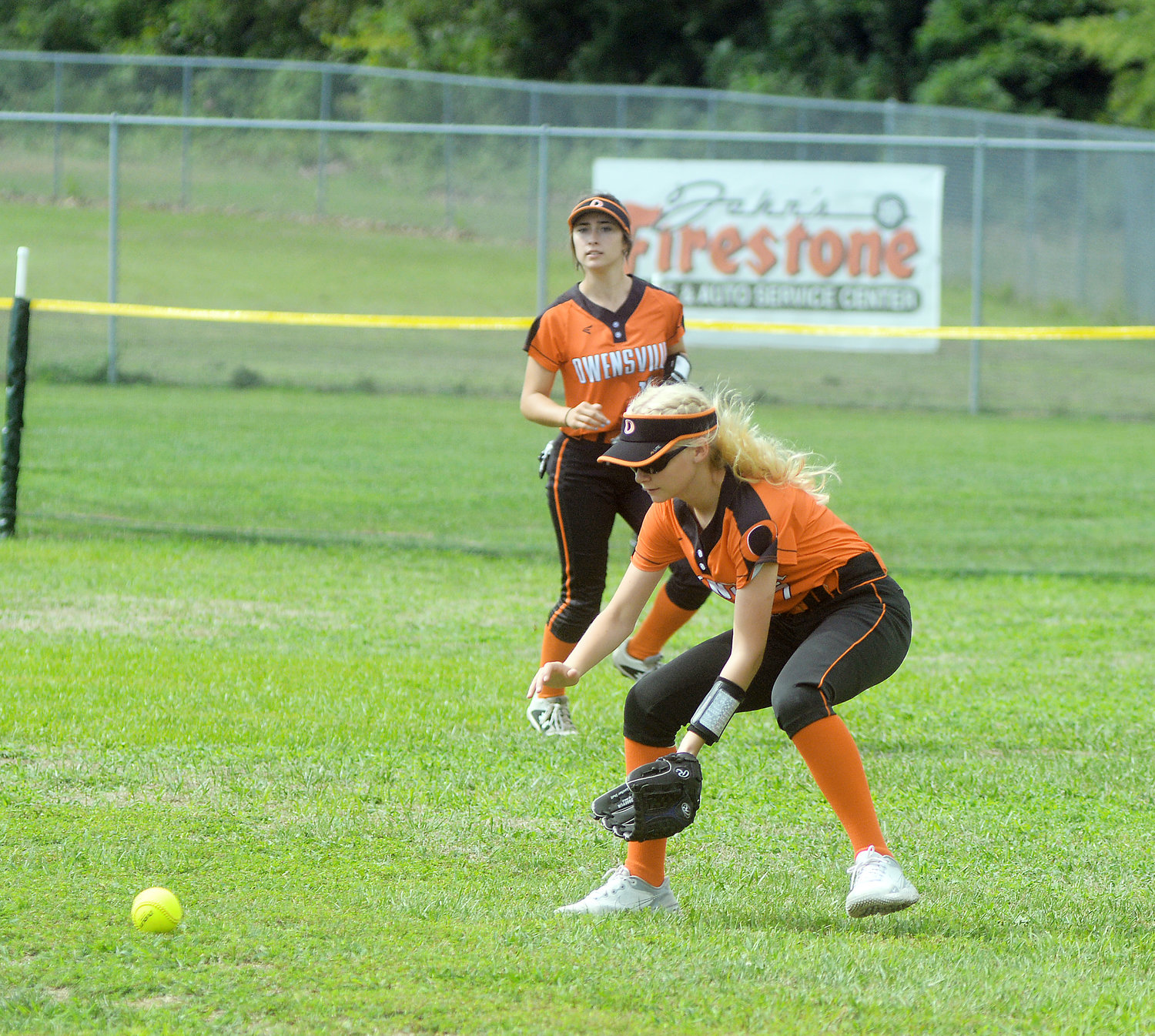 Clara Julius (far right) positions herself to field a ground ball in right field while center fielder Caidence Goodman backs her up from behind. Facing a trio of Four Rivers Conference (FRC) softball teams Saturday in St. James, the Dutchgirls defeated the host Lady Tigers, St. Clair’s Bulldogs and Hermann’s Lady Bearcats.